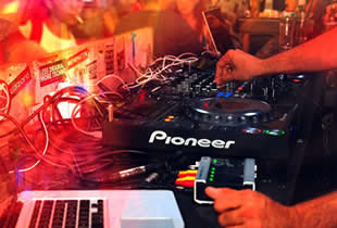 Party DJ auf der Afterwiesn - Best of Munich Partynights